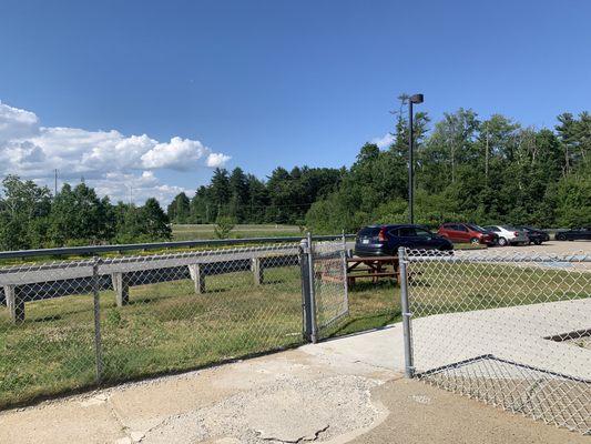 Picnic table. Can see the 95 from here.