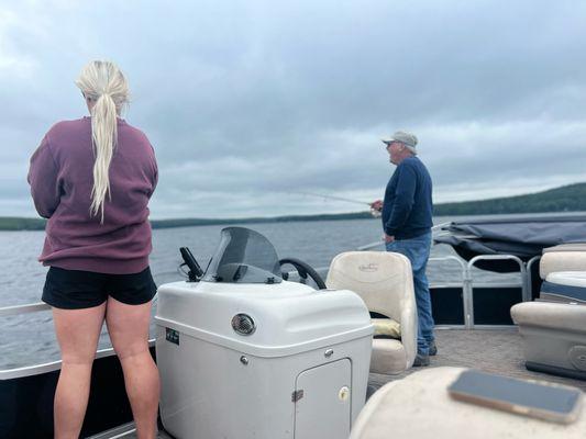 Pontoon boat