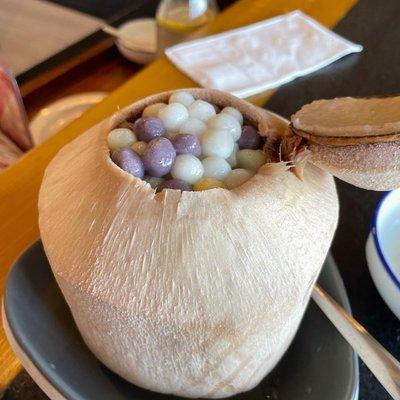 椰子冻 coconut pudding with taro rice balls