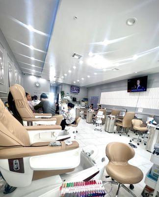 Clean pedicure and nail stations!