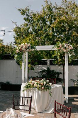 Arch and sweetheart table