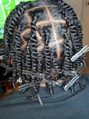 Natural twist set