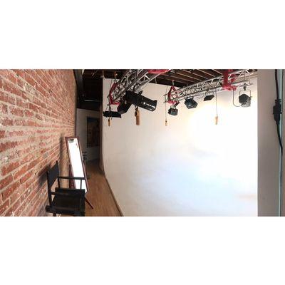 U-cyc wall and exposed brick to shoot on