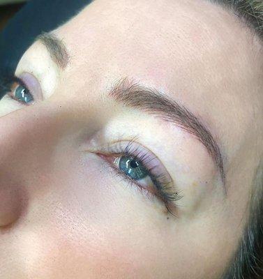 Glamorous Natural Defined Brow