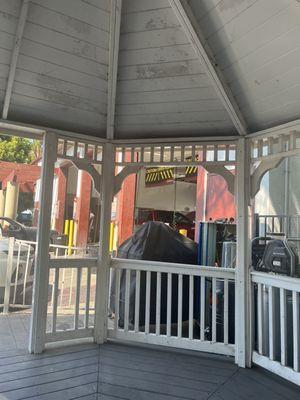 Waiting in the gazebo for a quick oil change