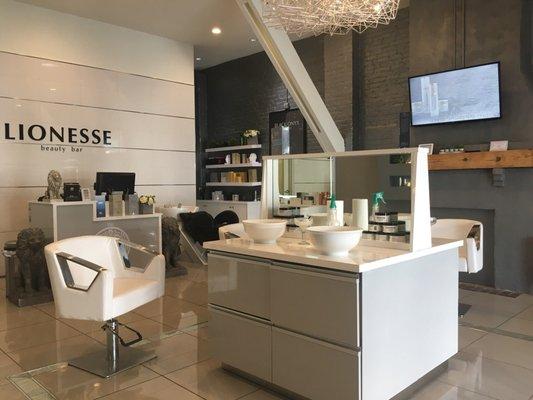 Lionesse Beauty Bar