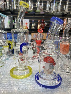 New glass pieces that came in (HUGE SELECTION)