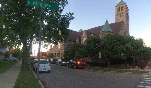 View of St Thomas the Apostle taken from the Elizabeth and Kingsley intersection.