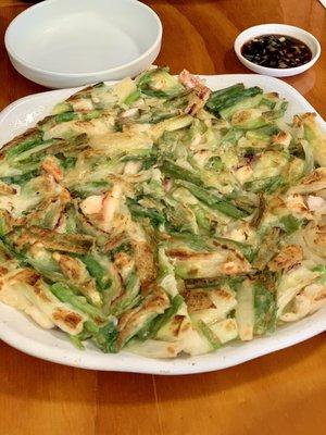 Green onions and seafood pancake excellent