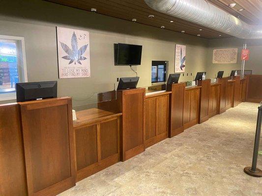 Welcome to AYR Cannabis Dispensary 1837 - serving recreational customers 21+ in Quincy, Illinois!