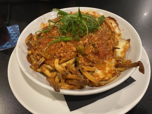 Chili cheese poutine