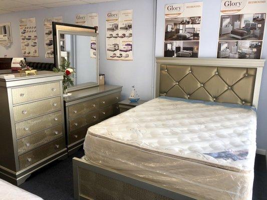 7 pieces Bedroom Set Available in Gold & Silver Colors $799.00