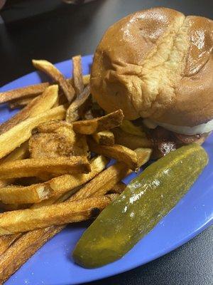 Bacon cheeseburger with fries