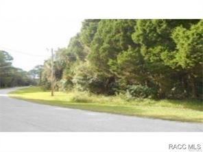 1+ acre in Yankeetown