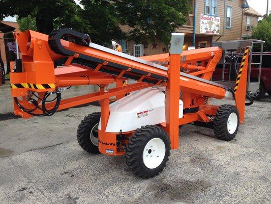 We use yard friendly machines removing the risks associated with climbing trees.