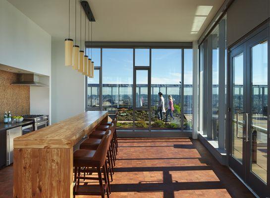 Rooftop Deck Resident Lounge at The Wave at Stadium Place, Seattle WA