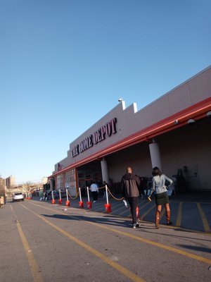 Home depot on gun hill road in the BX.