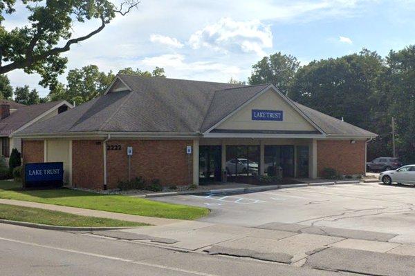 Lake Trust Credit Union, Packard branch