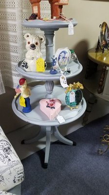 3 tier vintage dessert table