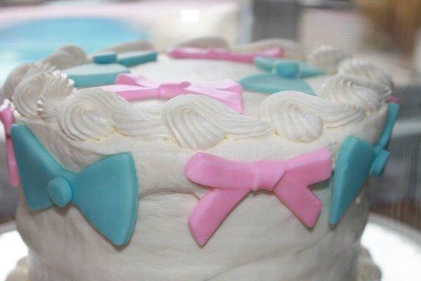 Gender reveal cake