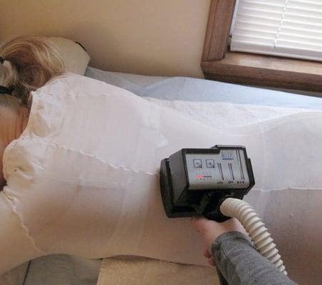 Getting a relaxing endermologie treatment