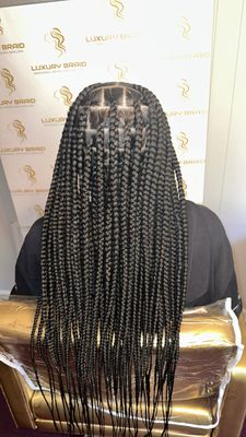 Large knotless box braid