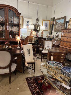 Wynsum Antiques & Interiors