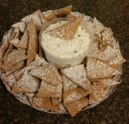 Cannoli chip & dip platter!