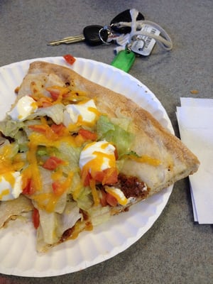 Amazing taco slice and the crust is so crispy A+