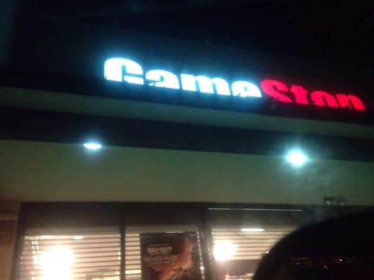 Game Stop in Kenner. Woohoo!