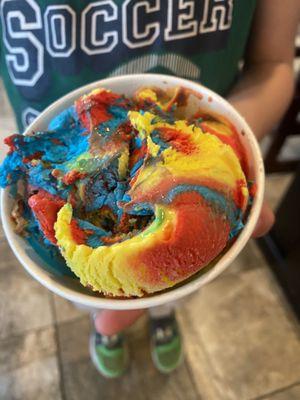 Superman  1 Scoop Dish -kind of tasted like Cotton Candy