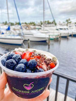 Açaí bowl with homemade granola