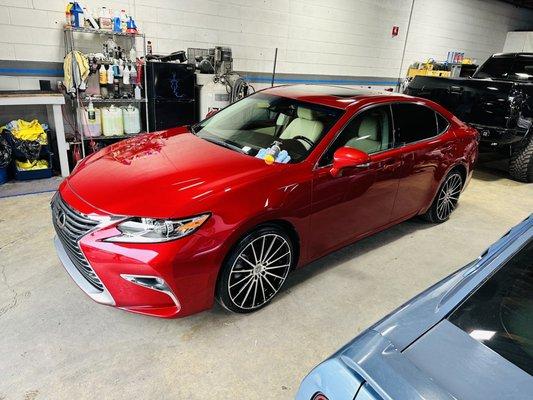 Lexus ES350 Looks New!!!