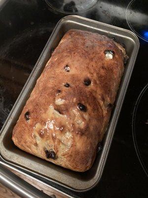 Cinnamon raisin bread