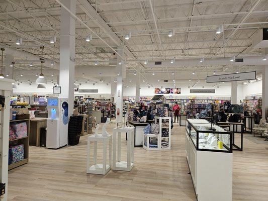 Such a wonderful cute store, and easy to maneuver through, if you have a shopping cart, stroller, or wheelchair.