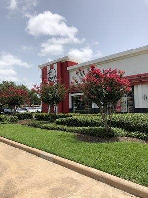 KFC landscape maintenance in Houston, TX