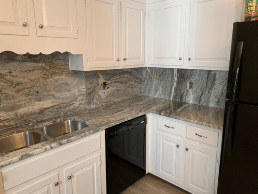 Luxurious kitchen with full back splash