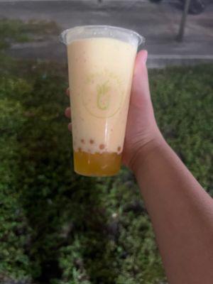 Mango mixed with Pasión fruit smoothie ! Mango pop, and Pasión jelly