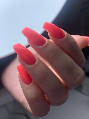 Perfect shape and manicure for natural nails