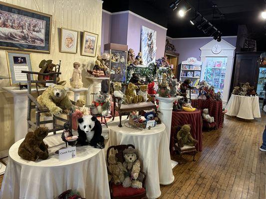 You will see all sorts of artist bears here!  These bears have so much character and charm.