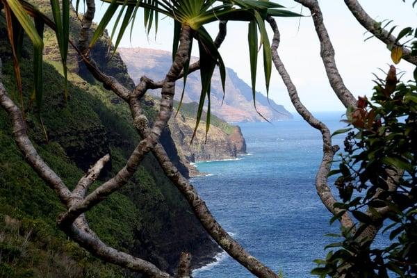 One of the many photo safaris on Napali Coast