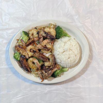 Chicken and Shrimp stirfry Vegetables