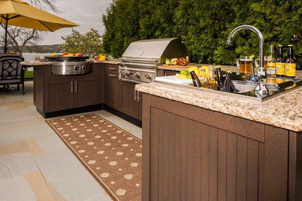 Outdoor Kitchen