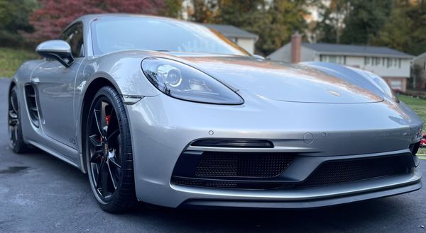 2022 Porsche 718 Cayman