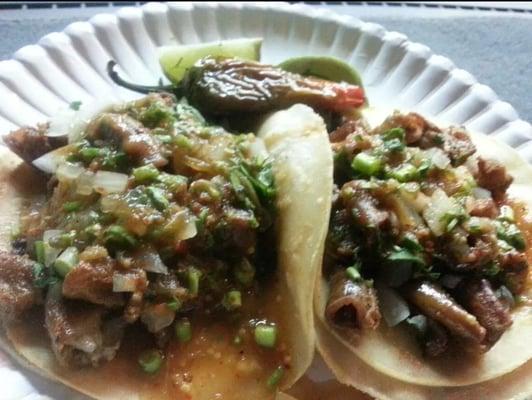 Tacos de tripas bien doradas