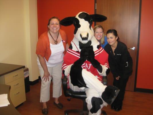 Carpenter Pediatric Dentistry was visited by the chick-fil-a cow!