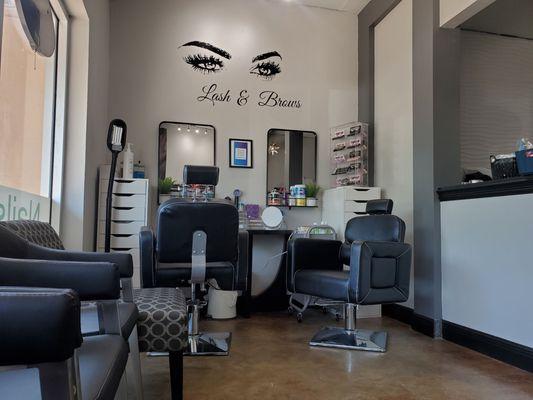 Eyelash station