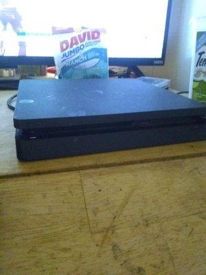 I am selling a PlayStation 4 for 200$