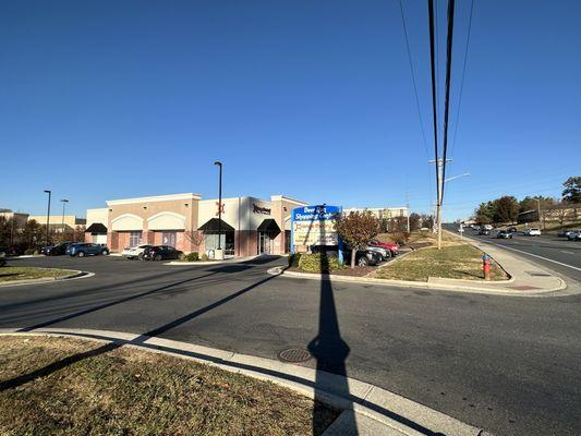 Deer Run Shopping Center - Entrance