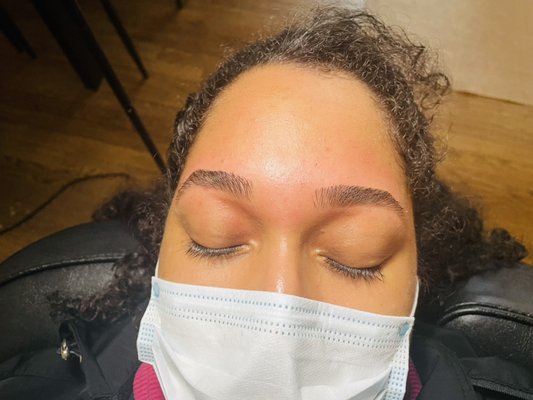 Eyebrows threading